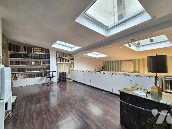 Maison de ville, esprit loft, au calme sur cour.