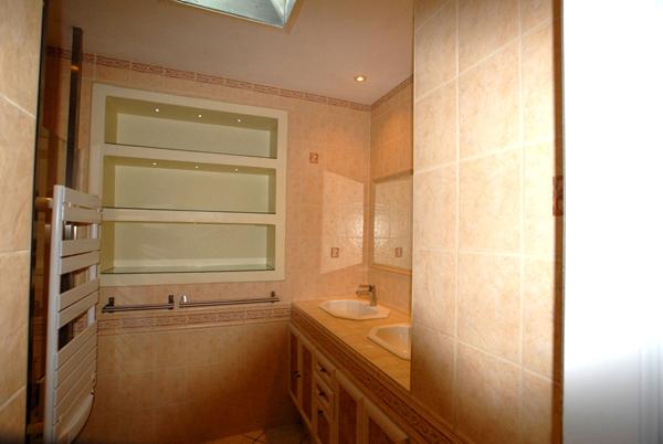 Maison 5 Pièce(s) 111 m² à louer , Ternay