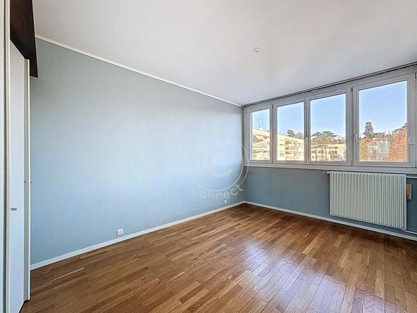 Appartement familial- 111 m2 - 4 ch - Vue dégagée - DPE C - Sainte foy les lyon