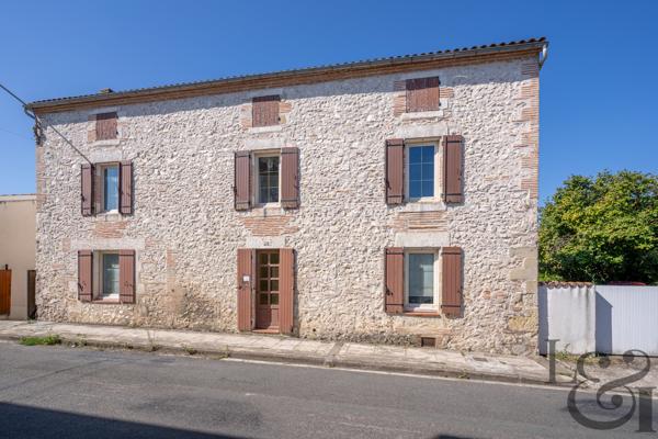 Maison de ville en pierre avec vue dominante à Monclar d'Agenais, Lot-et-garonne (47)