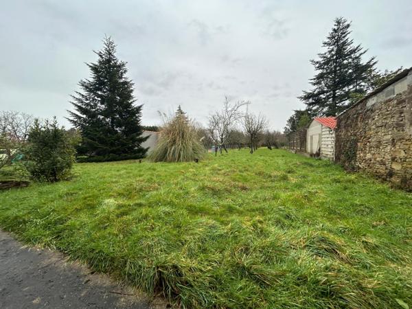 Bouguenais, proche centre, terrain de 904 m² avec dépendance