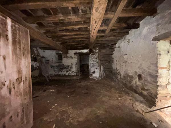 Bouguenais, proche centre, terrain de 904 m² avec dépendance