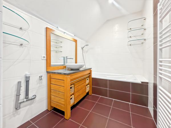 Niederhausbergen (67207) MAGNIFIQUE APPARTEMENT 4 PIÈCES AVEC GARAGE