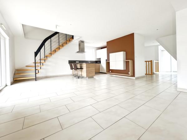 Niederhausbergen (67207) MAGNIFIQUE APPARTEMENT 4 PIÈCES AVEC GARAGE