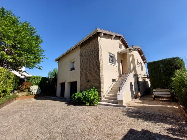 Maison
         6 pièces
        - 250 m² Bien prestige 559 000 € *