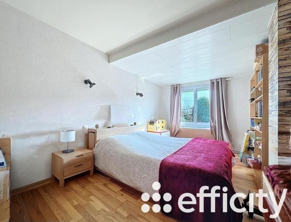 Maison
         6 pièces
        - 250 m² Bien prestige 559 000 € *
