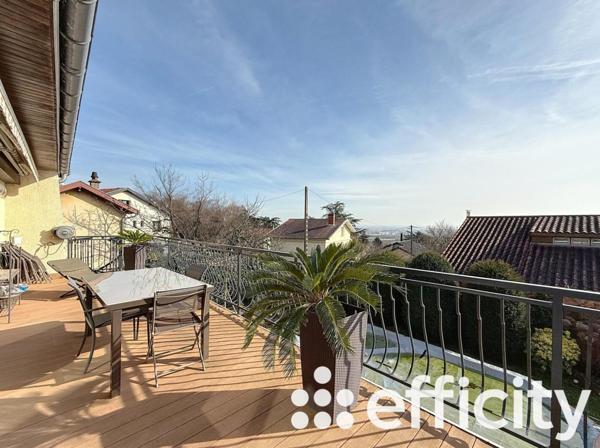 Maison
         6 pièces
        - 250 m² Bien prestige 559 000 € *