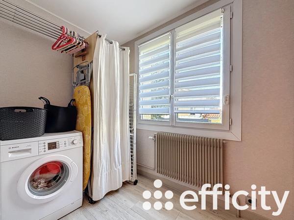Maison
         6 pièces
        - 250 m² Bien prestige 559 000 € *