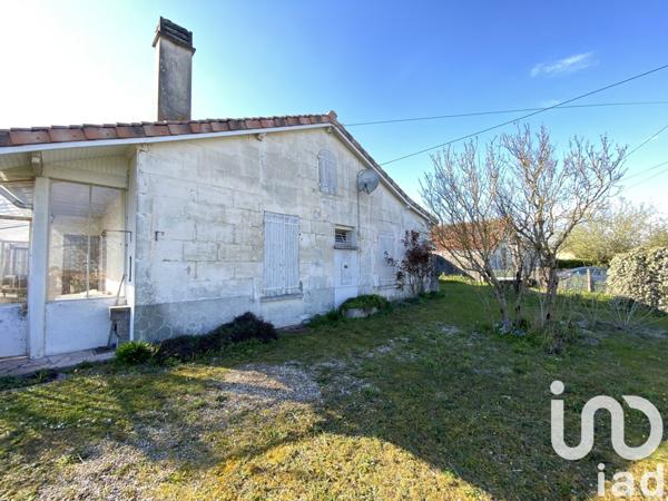 Maison 4 pièces de 74 m² à Barbezieux-Saint-Hilaire (16300)