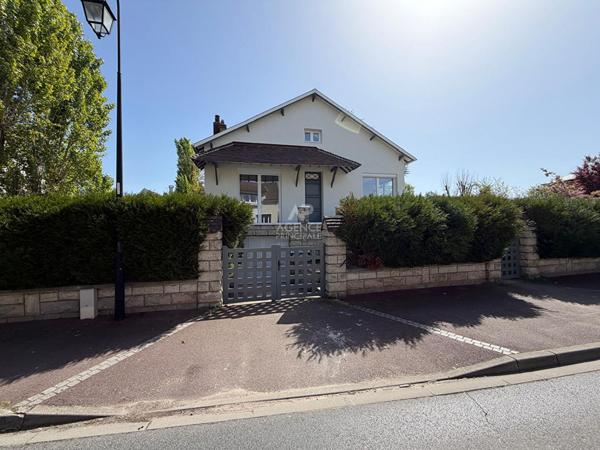 Maison 6 pièce(s) - 4 chambres - Beau jardin sans vis à vis €1 260 000 ** - Référence 4657