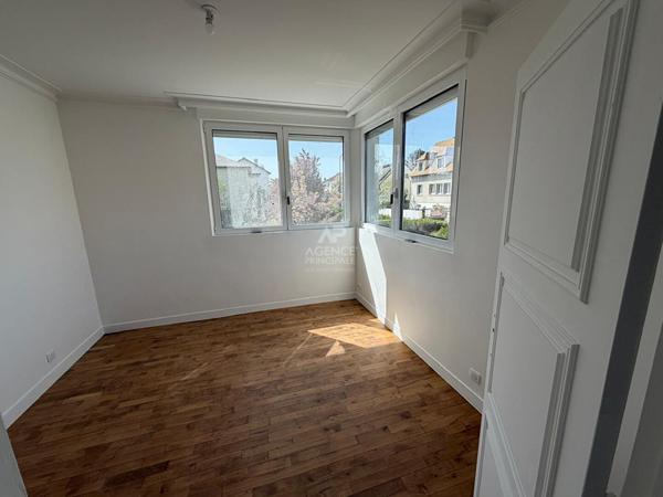 Maison 6 pièce(s) - 4 chambres - Beau jardin sans vis à vis €1 260 000 ** - Référence 4657