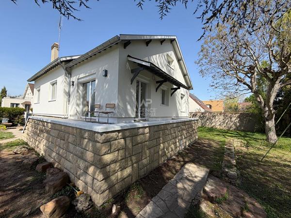 Maison 6 pièce(s) - 4 chambres - Beau jardin sans vis à vis €1 260 000 ** - Référence 4657