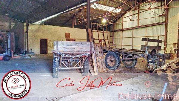 Bien immobilier à vendre 7 pièces de 910 m²