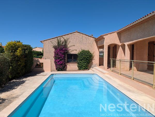 Maison de plain-pied à vendre à La Londe-les-Maures avec piscine et climatisation