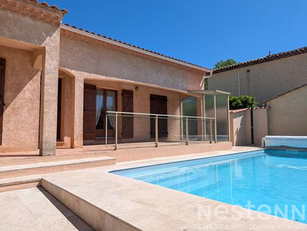 Maison de plain-pied à vendre à La Londe-les-Maures avec piscine et climatisation
