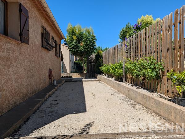 Maison de plain-pied à vendre à La Londe-les-Maures avec piscine et climatisation