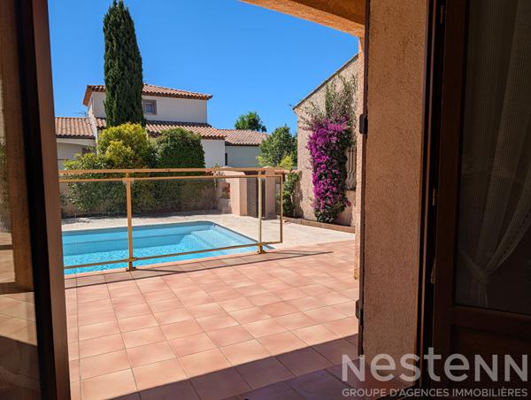 Maison de plain-pied à vendre à La Londe-les-Maures avec piscine et climatisation