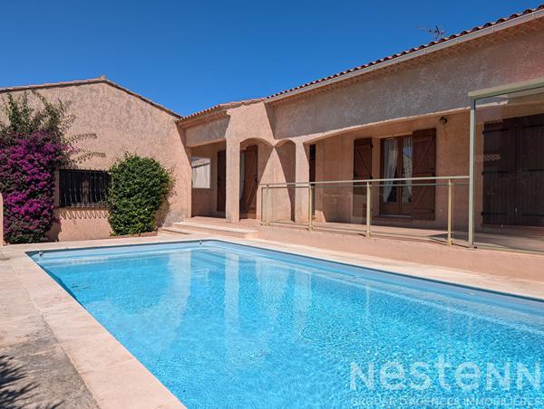 Maison de plain-pied à vendre à La Londe-les-Maures avec piscine et climatisation