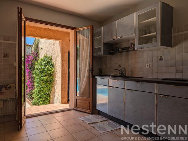 Maison de plain-pied à vendre à La Londe-les-Maures avec piscine et climatisation