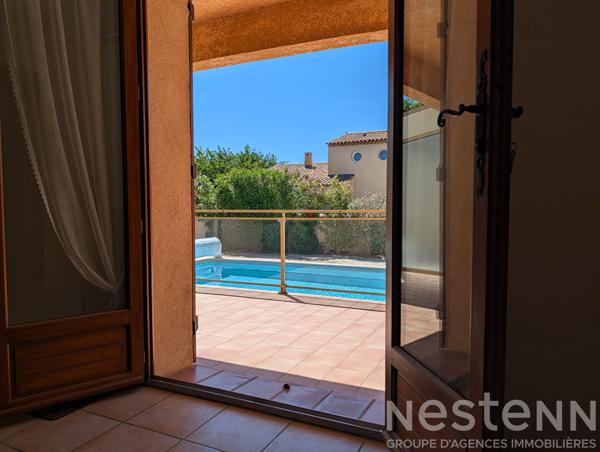 Maison de plain-pied à vendre à La Londe-les-Maures avec piscine et climatisation