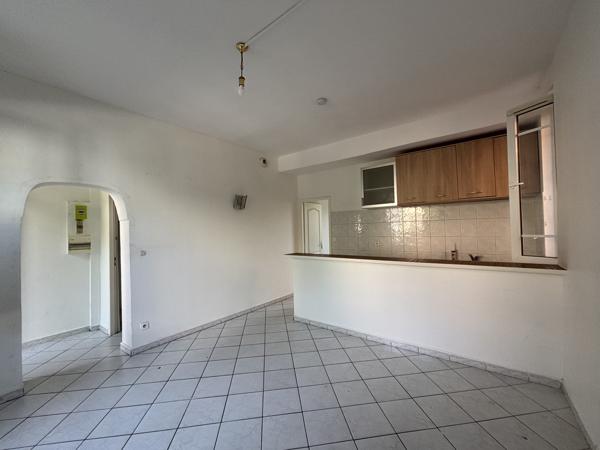 LOCATION - 69008 LYON Appartement T2 de 36,51 m² rez de jardin - petit immeuble