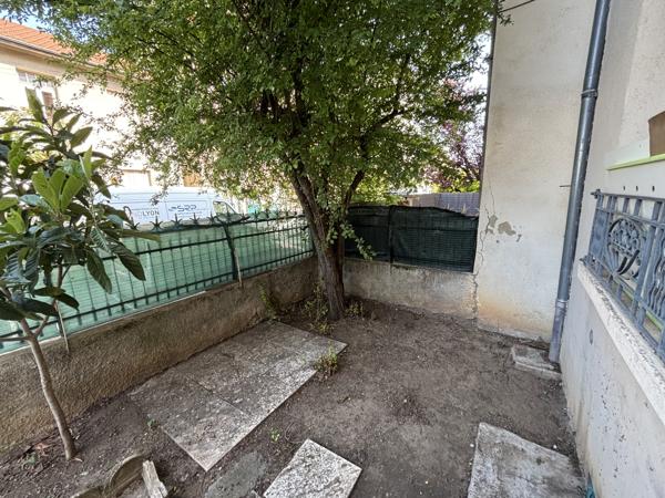 LOCATION - 69008 LYON Appartement T2 de 36,51 m² rez de jardin - petit immeuble
