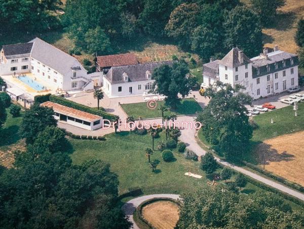 Château à vendre 22 pièces de 1 500 m²