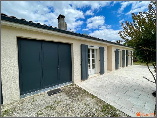 Charmant pavillon plain-pied, 3 chambres, belle pièce de vie, terrasse, garage et jardin entièrement clos.