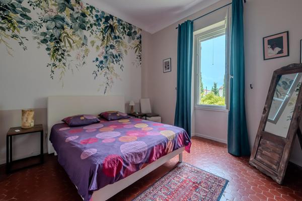 D’une pierre deux coups : un mas provençal aux deux habitations indépendantes