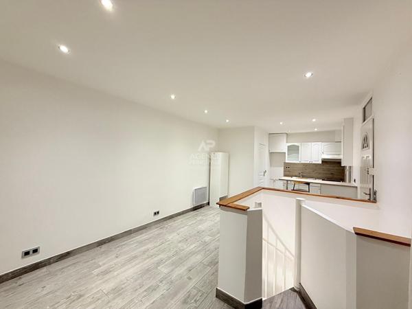 Appartement Carrieres Sur Seine 2 pièce(s) 25.19 m2 €169 000 ** - Référence 7560