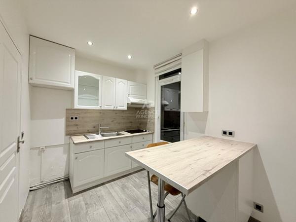Appartement Carrieres Sur Seine 2 pièce(s) 25.19 m2 €169 000 ** - Référence 7560