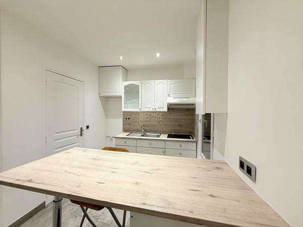 Appartement Carrieres Sur Seine 2 pièce(s) 25.19 m2 €169 000 ** - Référence 7560