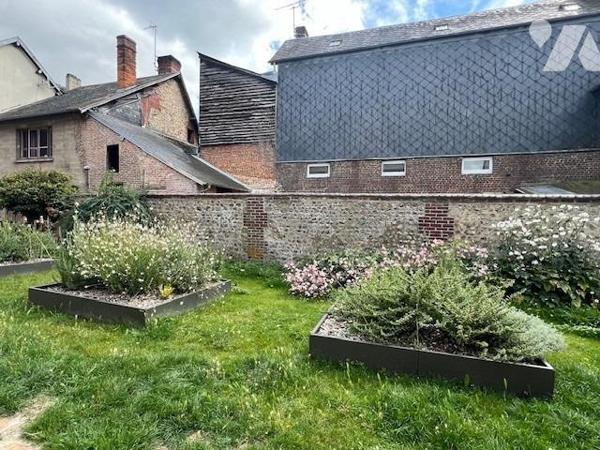 ORBEC CENTRE VILLE IMMEUBLE DE RAPPORT 2 LOGEMENTS