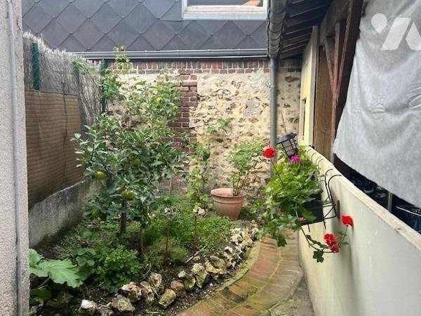 ORBEC CENTRE VILLE IMMEUBLE DE RAPPORT 2 LOGEMENTS