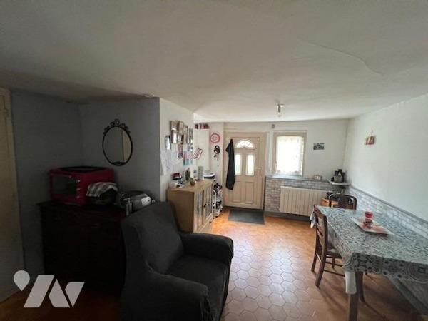 ORBEC CENTRE VILLE IMMEUBLE DE RAPPORT 2 LOGEMENTS