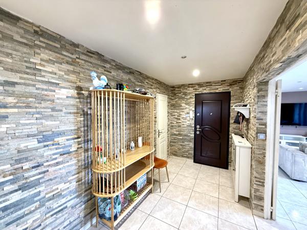 Aulnay-sous-Bois (93600) 5 Pièces avec balcons, cave proche futur métro et RER B