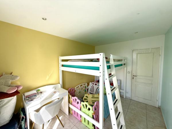 Aulnay-sous-Bois (93600) 5 Pièces avec balcons, cave proche futur métro et RER B