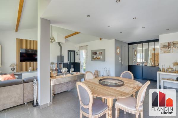 Villa 6 pièces de 160 m² - 4 chambres - Vernaison (limite Charly)