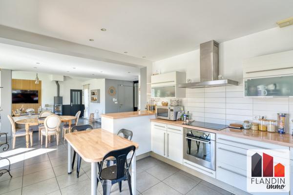 Villa 6 pièces de 160 m² - 4 chambres - Vernaison (limite Charly)