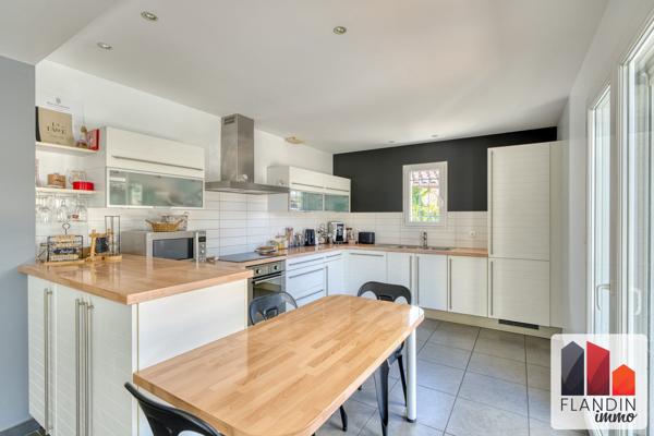 Villa 6 pièces de 160 m² - 4 chambres - Vernaison (limite Charly)