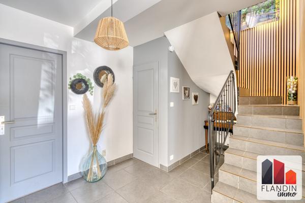 Villa 6 pièces de 160 m² - 4 chambres - Vernaison (limite Charly)