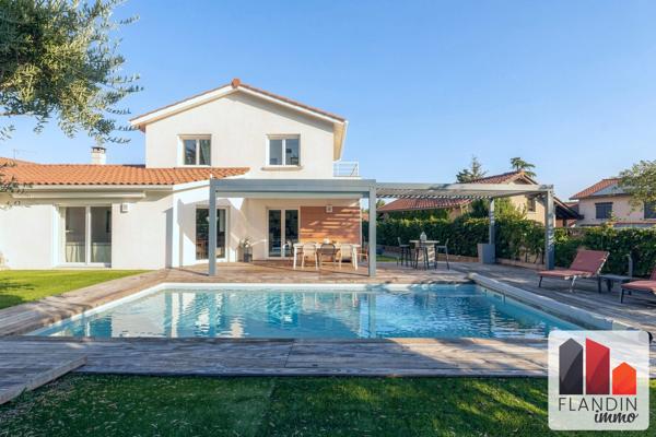 Villa 6 pièces de 160 m² - 4 chambres - Vernaison (limite Charly)