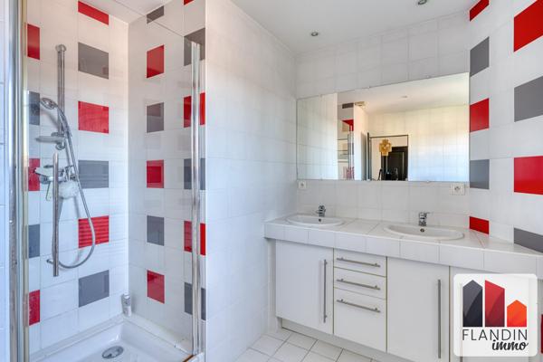 Villa 6 pièces de 160 m² - 4 chambres - Vernaison (limite Charly)