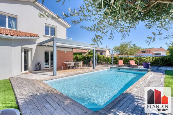 Villa 6 pièces de 160 m² - 4 chambres - Vernaison (limite Charly)