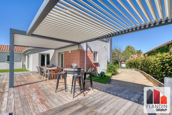 Villa 6 pièces de 160 m² - 4 chambres - Vernaison (limite Charly)