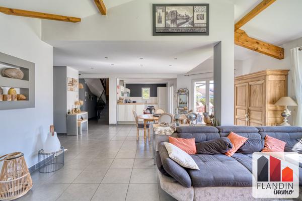 Villa 6 pièces de 160 m² - 4 chambres - Vernaison (limite Charly)