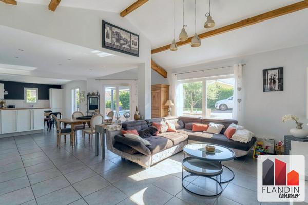Villa 6 pièces de 160 m² - 4 chambres - Vernaison (limite Charly)