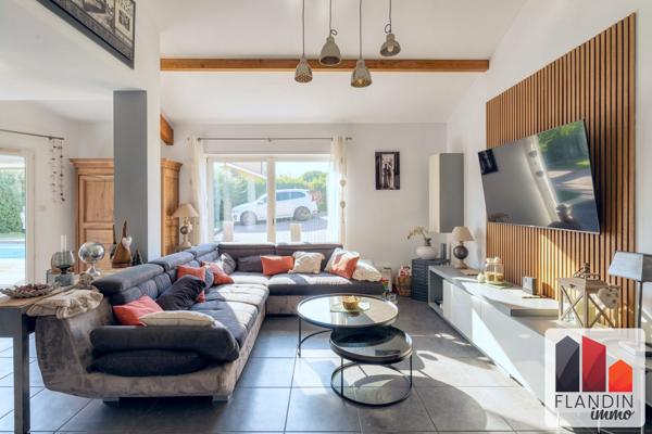 Villa 6 pièces de 160 m² - 4 chambres - Vernaison (limite Charly)
