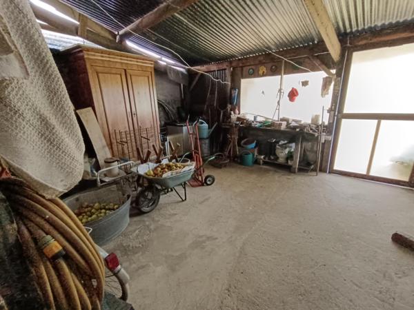 Maison en pierre avec dépendance et terrain clos