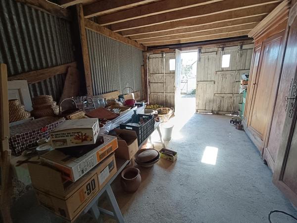 Maison en pierre avec dépendance et terrain clos